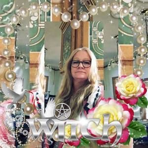 Meet your Posher, Debby